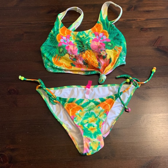 Tropical Bikini - Picture 1 of 4